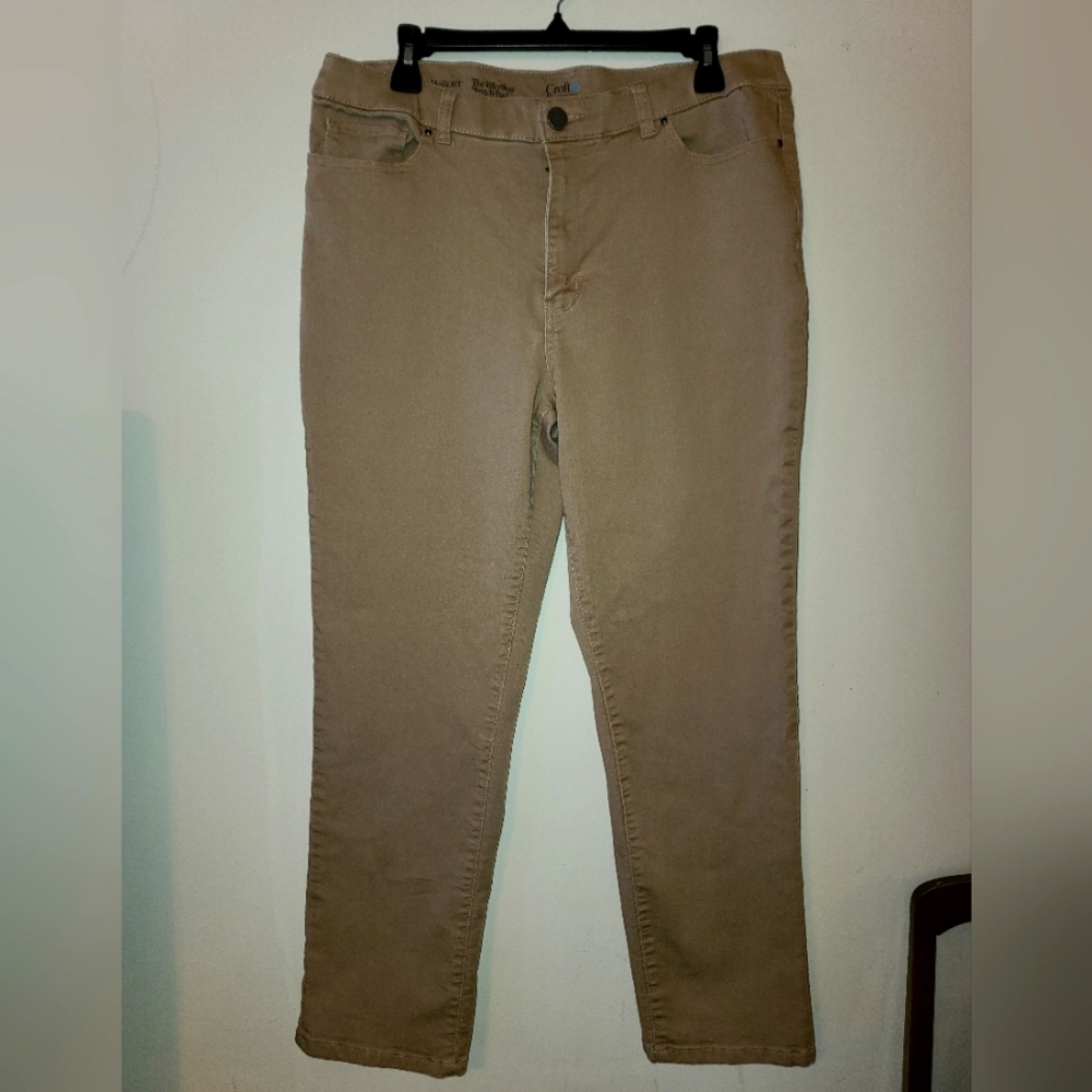 "Effortless stretch pant" by Croft & Bqrrow 14 short.